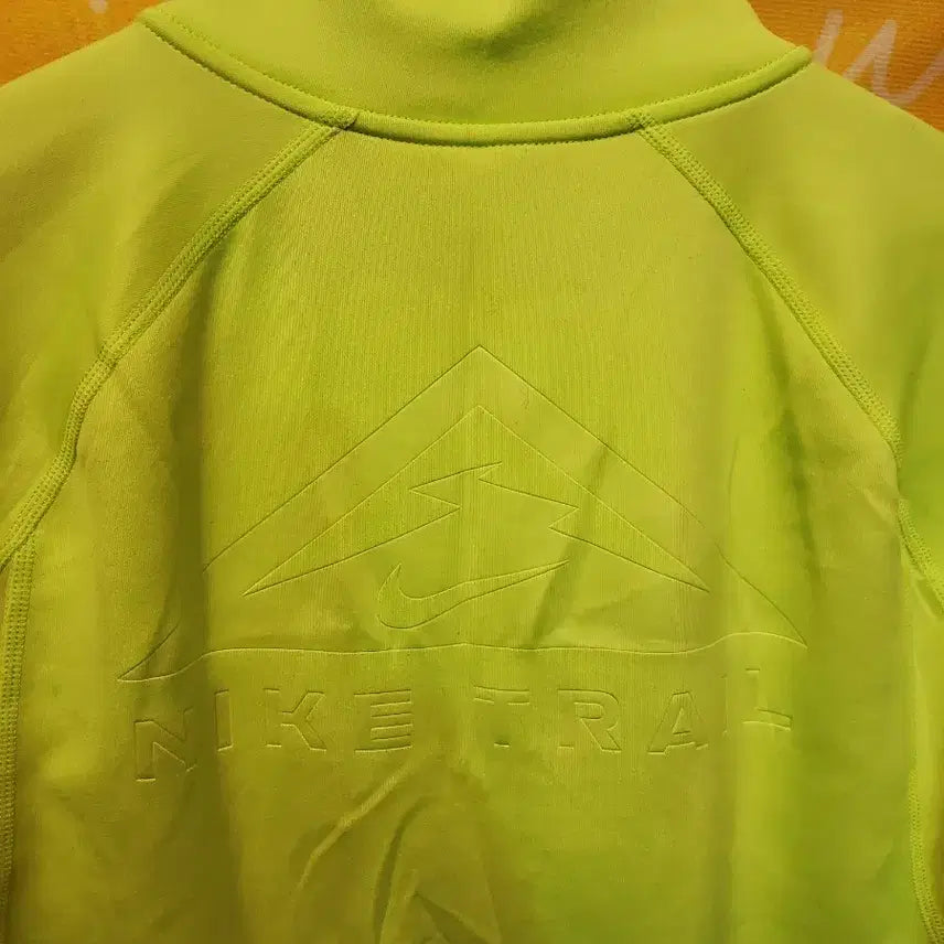 [BUNJANG] Nike Fluorescent Green Half-Zip Long Sleeve Shirt L / 나이키 형광 연두색 하프집업 긴팔티 L