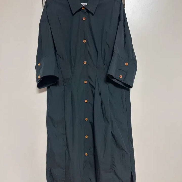 [SOLD OUT] 스튜디오 톰보이 카키 롱 셔츠 원피스 프리사이즈