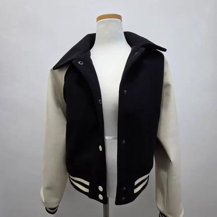 [BUNJANG] Black &amp; Ivory Stadium Jacket / 블랙&amp;아이보리 스타디움 자켓