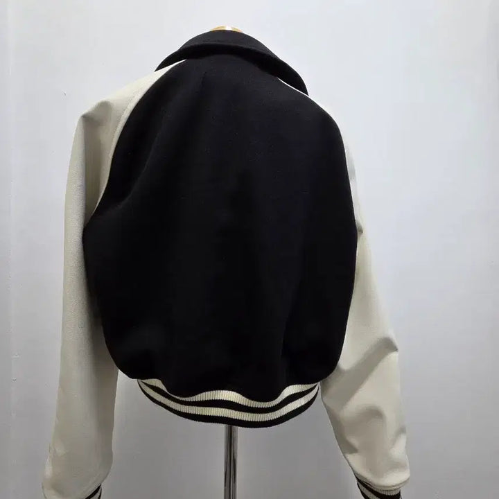 [BUNJANG] Black &amp; Ivory Stadium Jacket / 블랙&amp;아이보리 스타디움 자켓