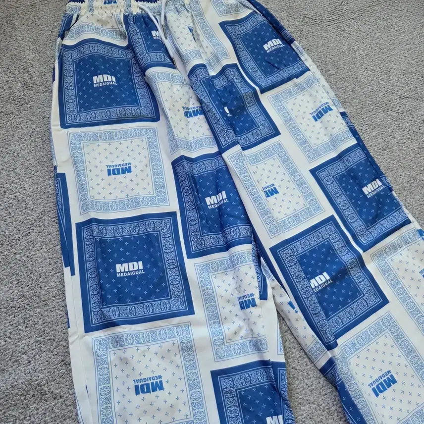 [BUNJANG] Japanese Vintage Bandana Pattern Wide Pants / Japanese vintage 반다나 와이드 팬츠 Free