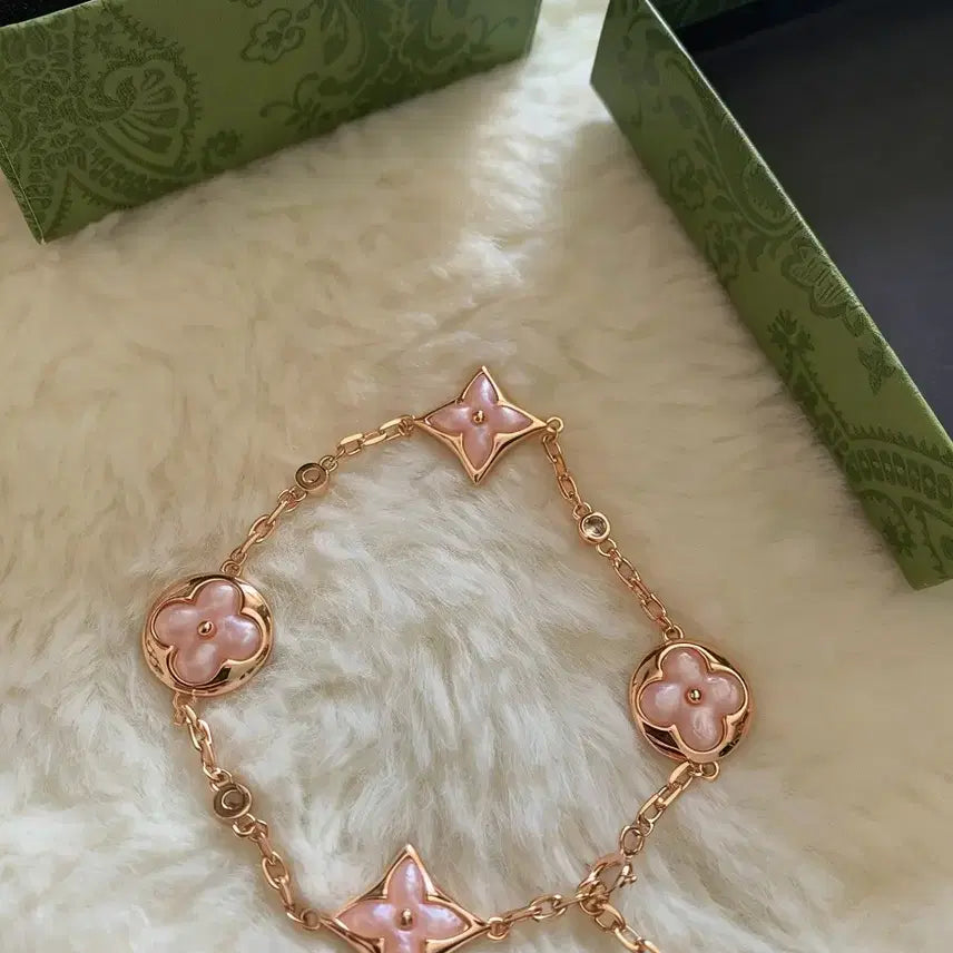 [BUNJANG] Louis Vuitton Rose Gold Blossom Bracelet / 루이비통신상로즈골드 블로썸 브레이슬릿