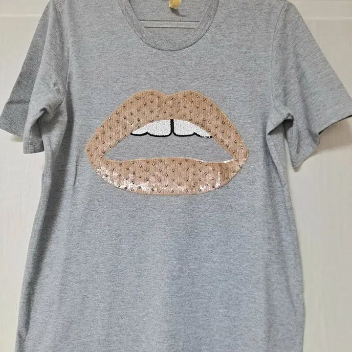 [BUNJANG] Markus Lupfer Lip Sequin T-shirt XS / 마커스루퍼 입술 스팽글 티셔츠 XSㅡ정품
