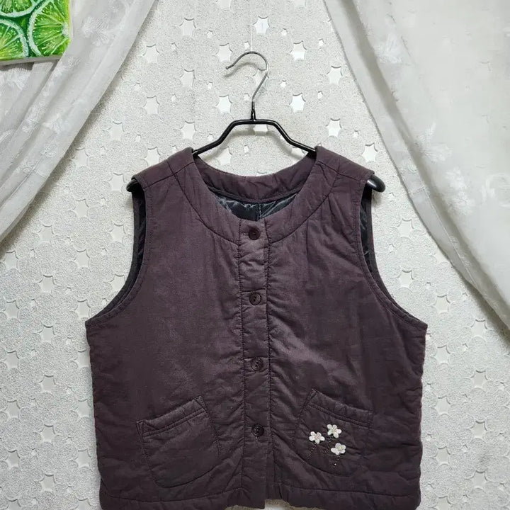 [SOLD OUT] 자수꽃 면누빔 조끼 여성55~66