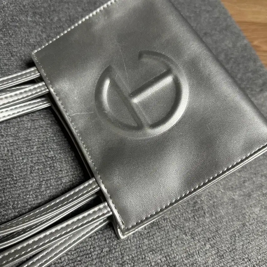[BUNJANG] Telfar Small Silver Bag / 텔파 가방 스몰 실버