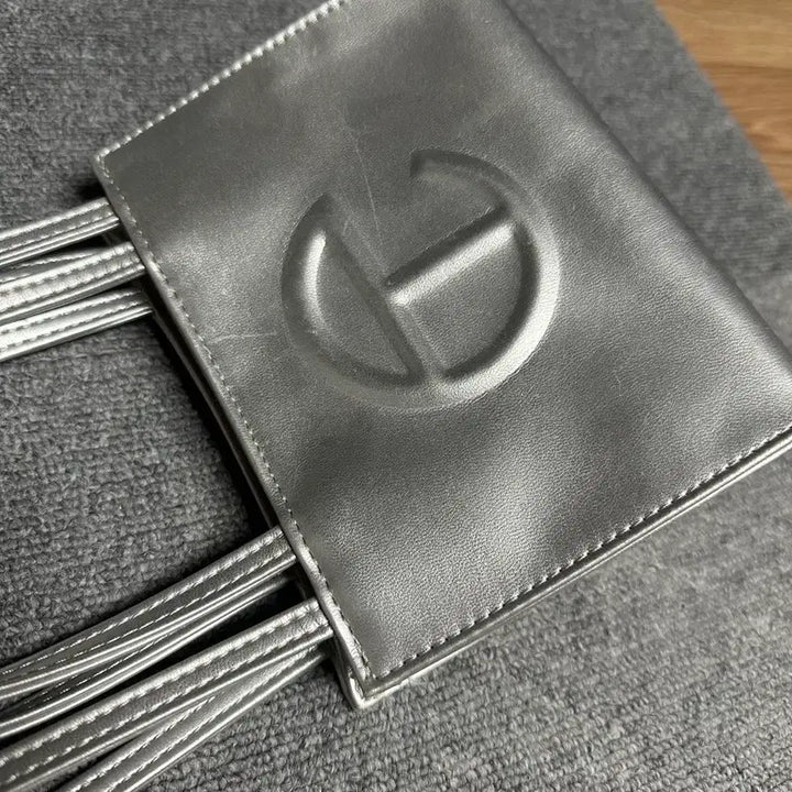[BUNJANG] Telfar Small Silver Bag / 텔파 가방 스몰 실버