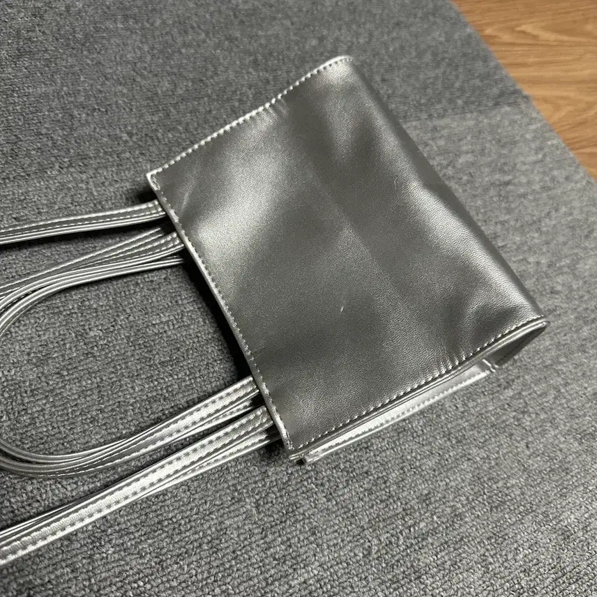 [BUNJANG] Telfar Small Silver Bag / 텔파 가방 스몰 실버