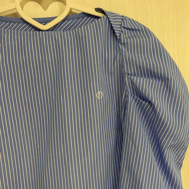 [BUNJANG] DIAGONAL Striped Puff Blouse / DIAGONAL 스트라이프 퍼프 블라우스