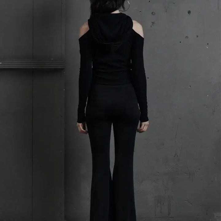 [BUNJANG] mnem Off-Shoulder Ring Cutout Hoodie Black / [mnem] 오프숄더 후드 ring cutout hoodie[black]