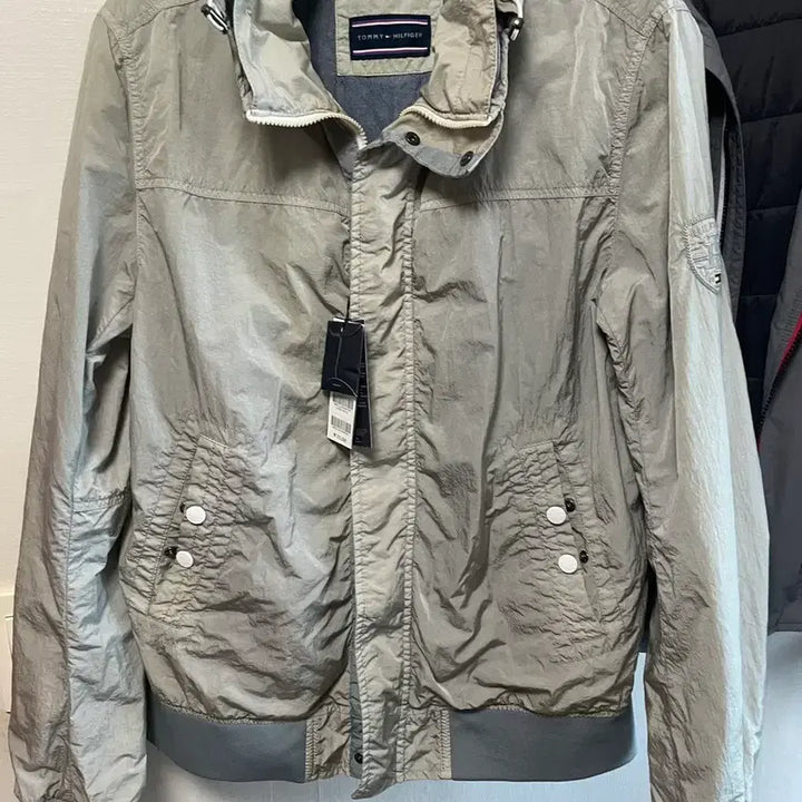 [BUNJANG] Tommy Hilfiger Gray Hooded Windbreaker Jacket / 타미힐피거 회색 후드 바람막이 점퍼