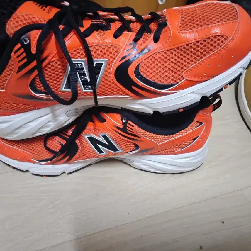 [BUNJANG] New Balance 530 Neon Orange Sneakers / 뉴발란스 530 네온 오렌지 290