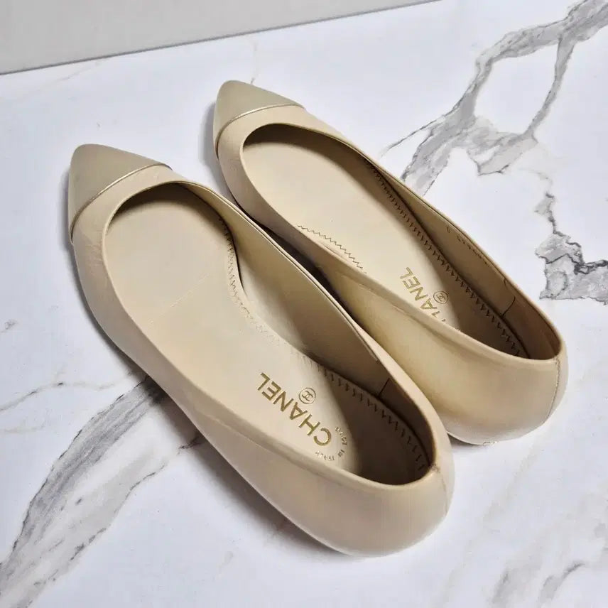 [BUNJANG] Chanel Ballerina Flat Shoes 36.5 / (정품) 샤넬 베이지 / 골드 발레리나 플랫 슈즈 신발 36.5
