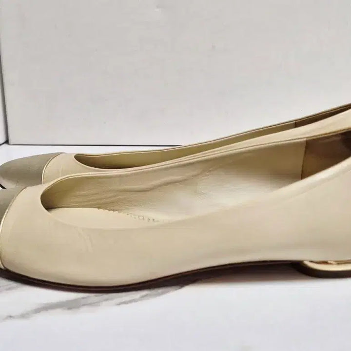 [BUNJANG] Chanel Ballerina Flat Shoes 36.5 / (정품) 샤넬 베이지 / 골드 발레리나 플랫 슈즈 신발 36.5