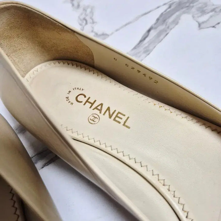 [BUNJANG] Chanel Ballerina Flat Shoes 36.5 / (정품) 샤넬 베이지 / 골드 발레리나 플랫 슈즈 신발 36.5