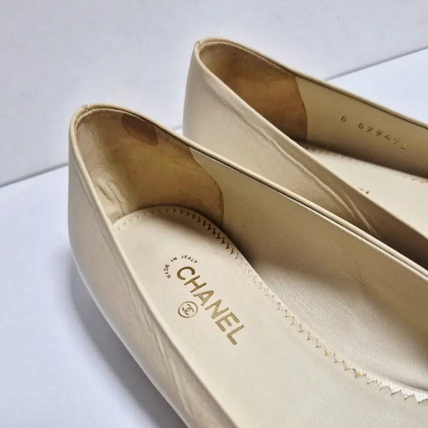 [BUNJANG] Chanel Ballerina Flat Shoes 36.5 / (정품) 샤넬 베이지 / 골드 발레리나 플랫 슈즈 신발 36.5