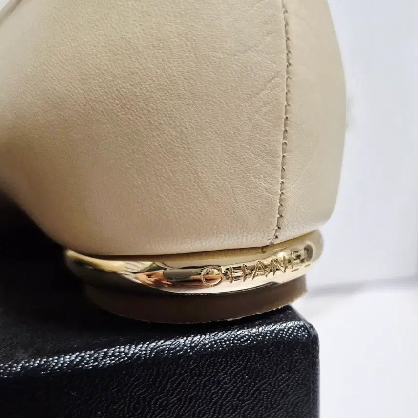 [BUNJANG] Chanel Ballerina Flat Shoes 36.5 / (정품) 샤넬 베이지 / 골드 발레리나 플랫 슈즈 신발 36.5
