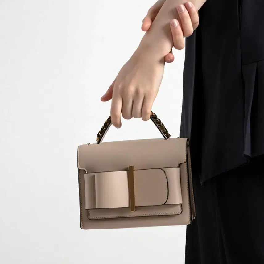 [BUNJANG] Charles &amp; Keith Crossbody Bag / 찰스앤키스 크로스백 (택포)