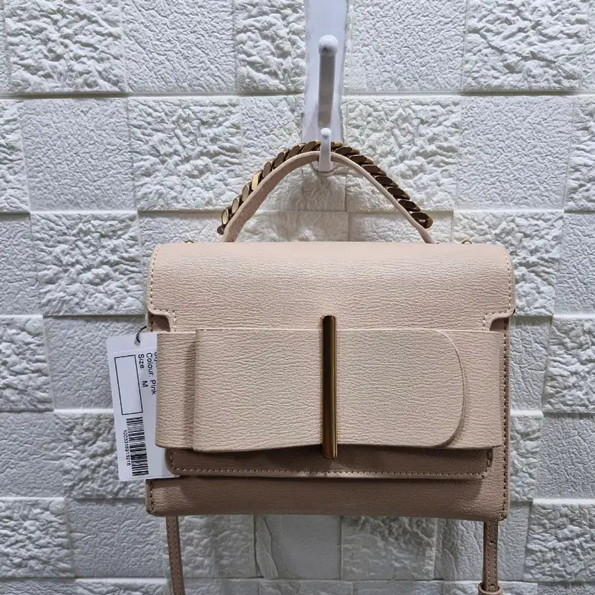 [BUNJANG] Charles &amp; Keith Crossbody Bag / 찰스앤키스 크로스백 (택포)