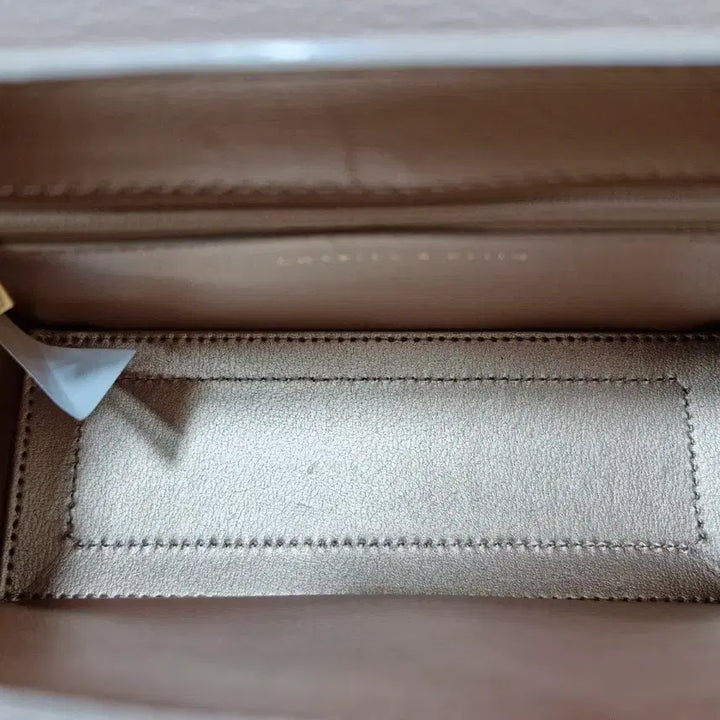 [BUNJANG] Charles &amp; Keith Crossbody Bag / 찰스앤키스 크로스백 (택포)