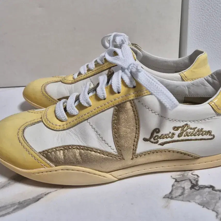 [BUNJANG] Louis Vuitton Initial Logo Leather Sneakers / (정품) 루이비통 이니셜 로고 가죽 스니커즈 36