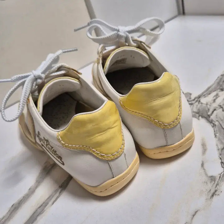 [BUNJANG] Louis Vuitton Initial Logo Leather Sneakers / (정품) 루이비통 이니셜 로고 가죽 스니커즈 36
