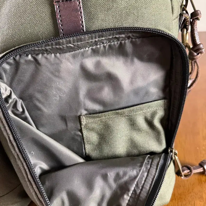 [SOLD OUT] 필슨 드라이든 브리프케이스 오터그린 상태최상