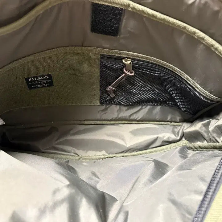 [SOLD OUT] 필슨 드라이든 브리프케이스 오터그린 상태최상