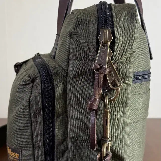 [SOLD OUT] 필슨 드라이든 브리프케이스 오터그린 상태최상