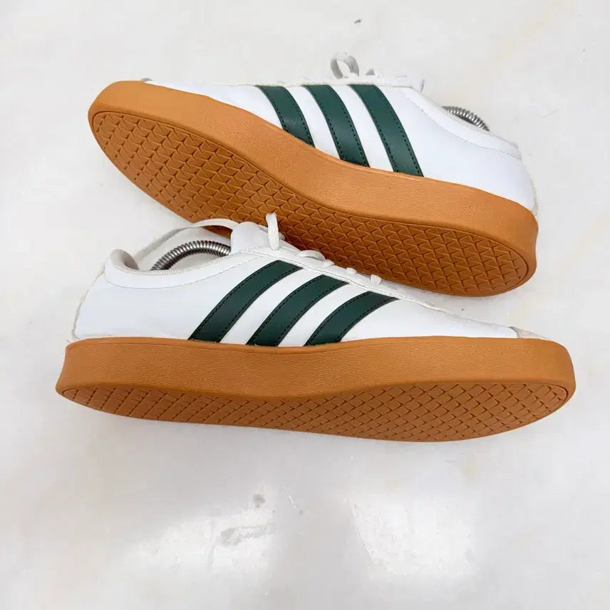 [SOLD OUT] (260)아디다스 운동화 코트베이스