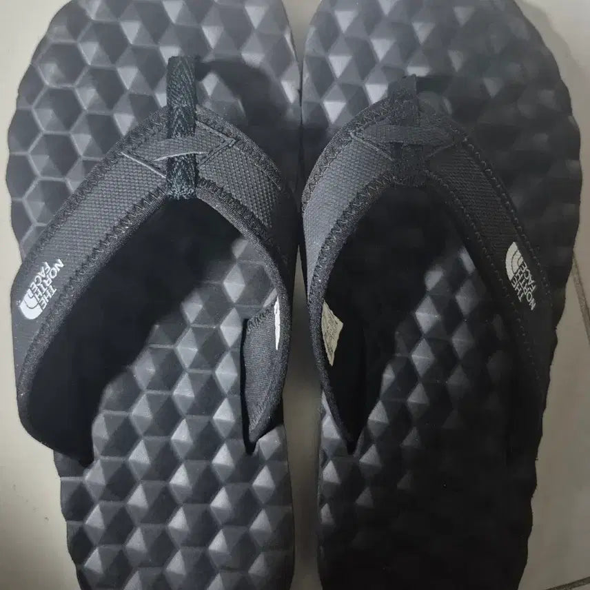 [SOLD OUT] 노스페이스 블랙 쪼리 슬리퍼 245 (실내에서 신어보고 보관만 한 새상품