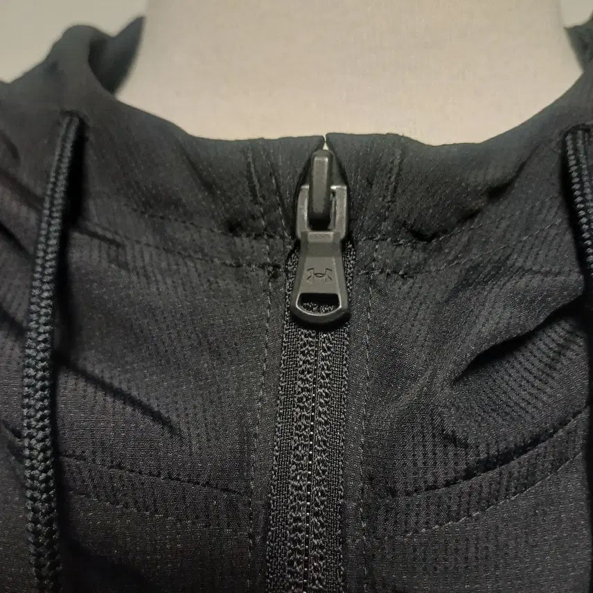 [BUNJANG] Under Armour Sportstyle Loose Fit Windbreaker Jacket / [A급] 언더아머 스포츠스타일 루즈핏 윈드브레이커 (XXL/110)