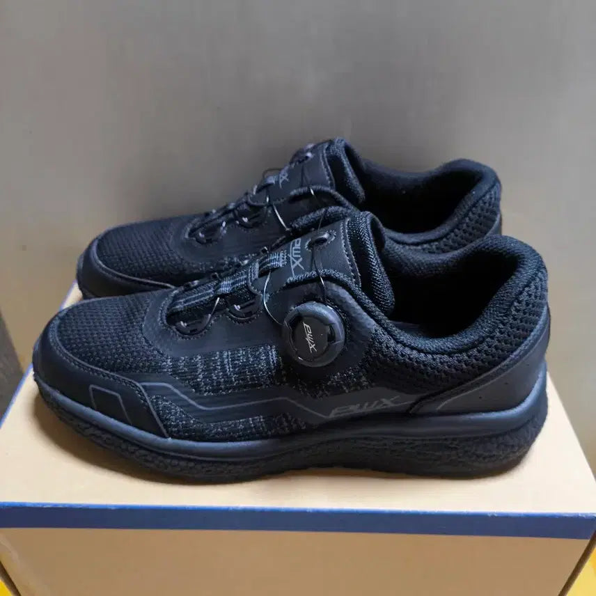 [SOLD OUT] (새상품)265사이즈 남성 다이얼 런닝화 운동화 프로월드컵