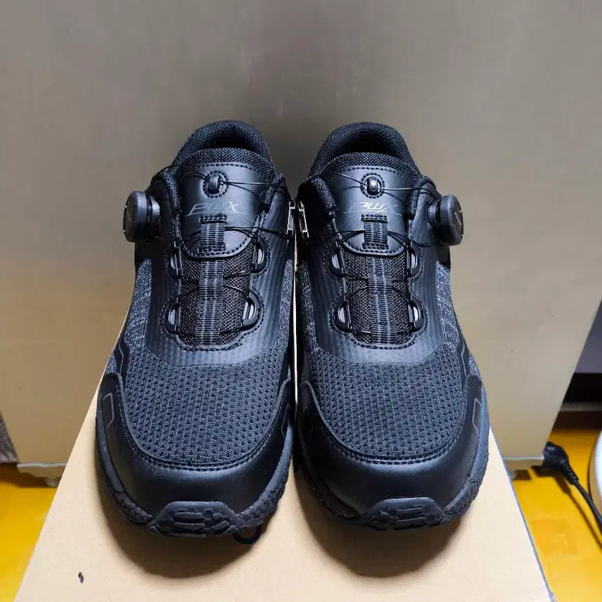 [SOLD OUT] (새상품)265사이즈 남성 다이얼 런닝화 운동화 프로월드컵