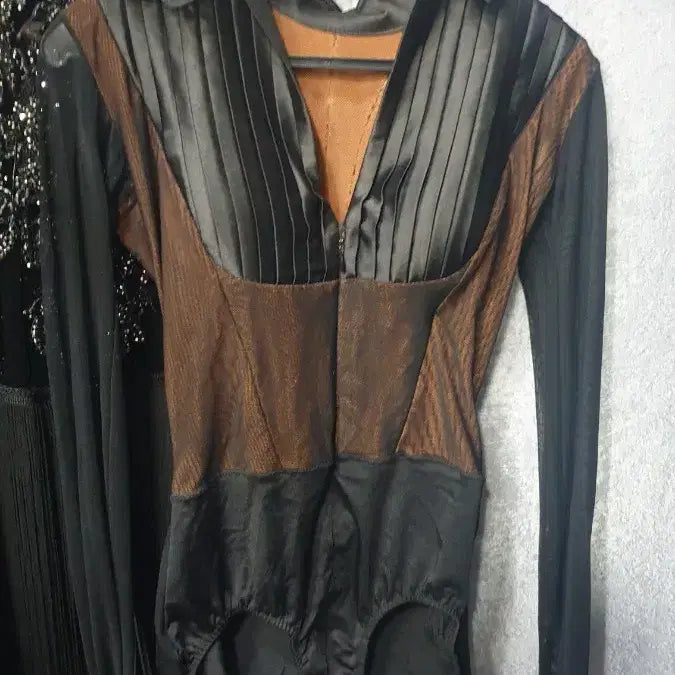 [BUNJANG] Beaded Dancewear Top / 화려한 비즈 장식 댄스복