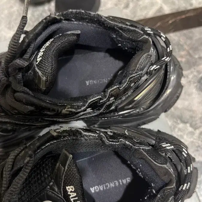 [BUNJANG] Balenciaga New Runner Black Sneakers / 발렌시아가 뉴러너 블랙 43