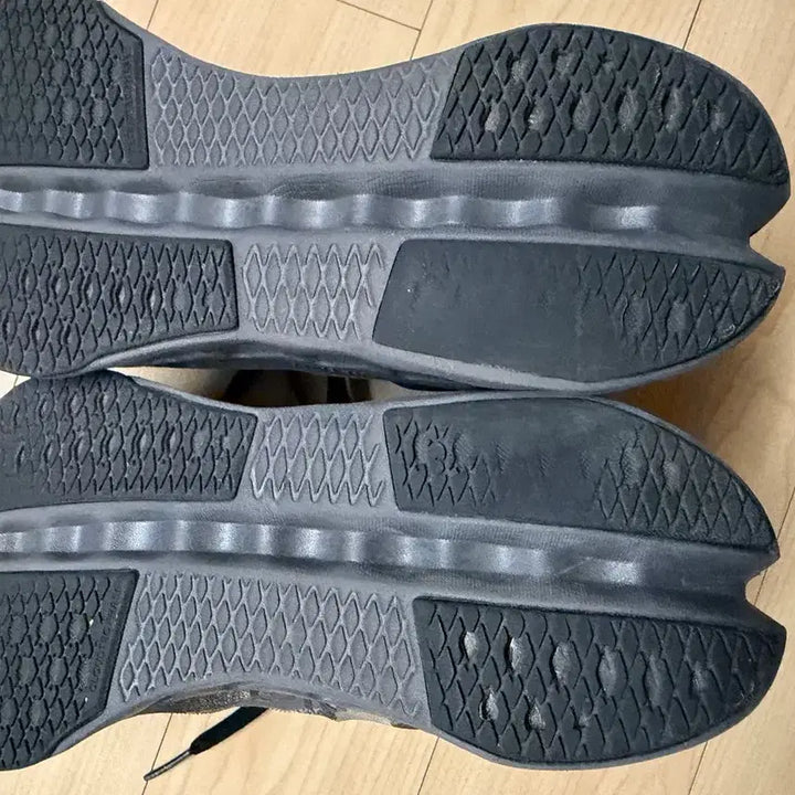 [BUNJANG] On Running Cloudsurfer NEXT 230 US6 Sneakers / 온러닝 클라우드 서퍼 넥스트 230 US6