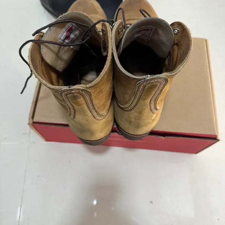 [BUNJANG] Red Wing Iron Ranger 8083 Hawthorne Muleskinner Boots / 레드윙 아이언 레인저 8083  호손 뮬스키너 280팔아요