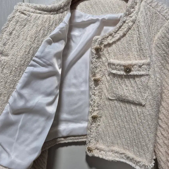 [BUNJANG] Ivory Tweed Jacket with Gold Buttons / (세일)(새상품)아이보리 트위드 자켓 금장 단추