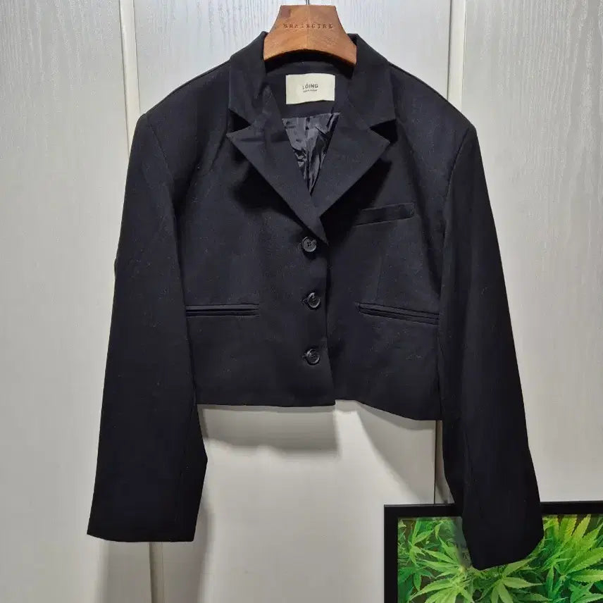 [BUNJANG] LOiNG Black Crop Jacket / (세일)(새상품)LOiNG 블랙 크롭 자켓