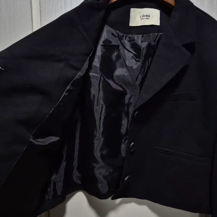 [BUNJANG] LOiNG Black Crop Jacket / (세일)(새상품)LOiNG 블랙 크롭 자켓