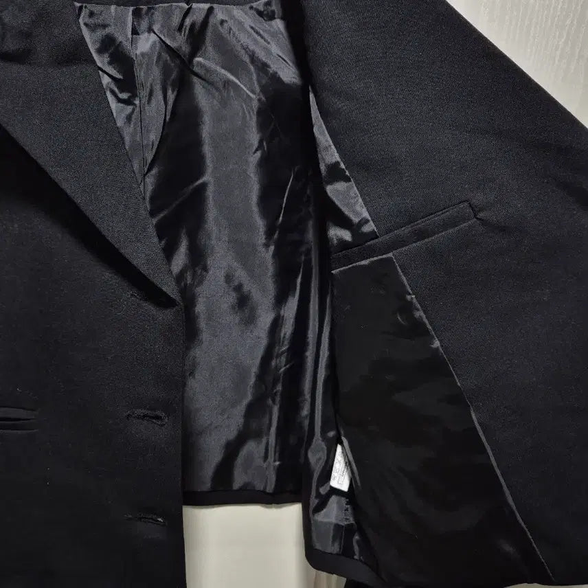 [BUNJANG] LOiNG Black Crop Jacket / (세일)(새상품)LOiNG 블랙 크롭 자켓