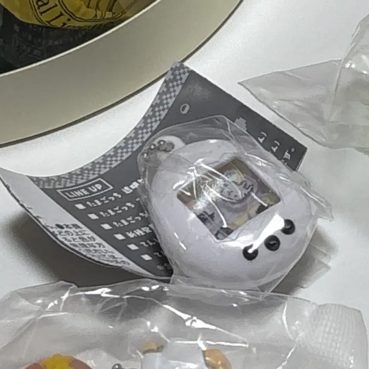 [BUNJANG] Tamagotchi Shakashaka Chu-Deng-Chi Guchipatchi Toy / 다마고치 샤카샤카 주댕치 구치파치 판매합니다!