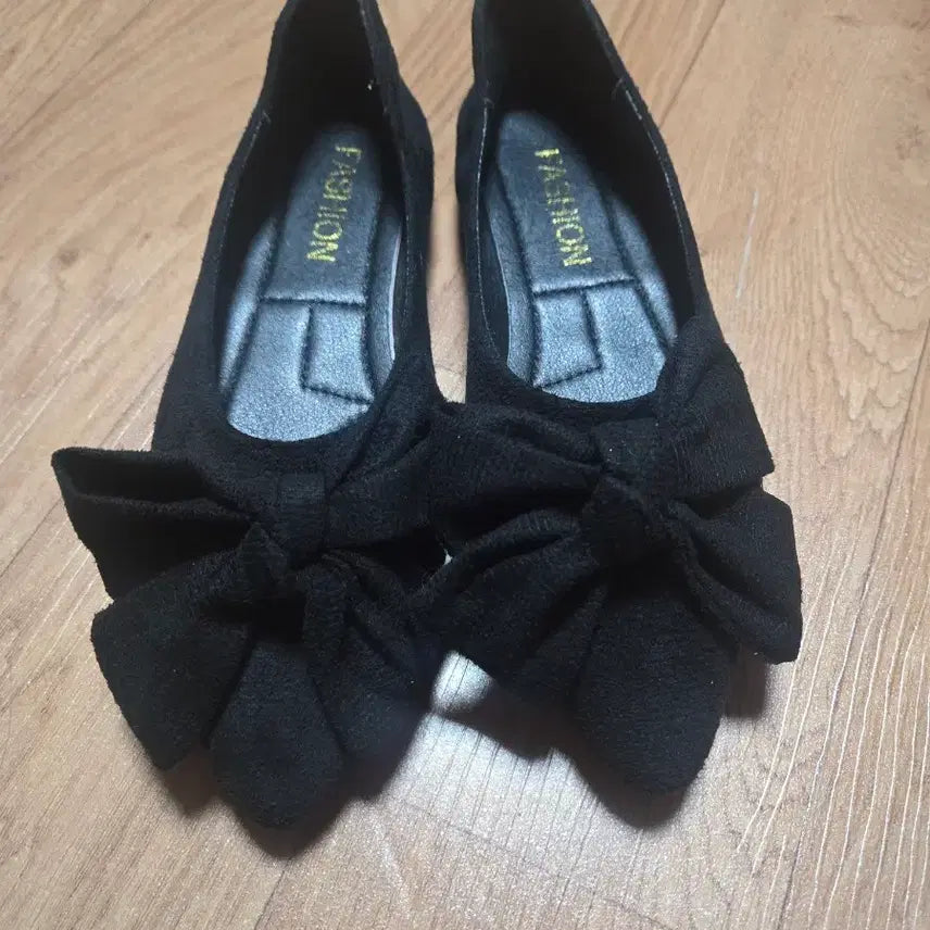 [SOLD OUT] 235 새것 리본플랫