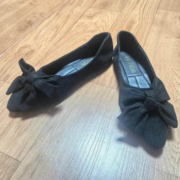 [SOLD OUT] 235 새것 리본플랫