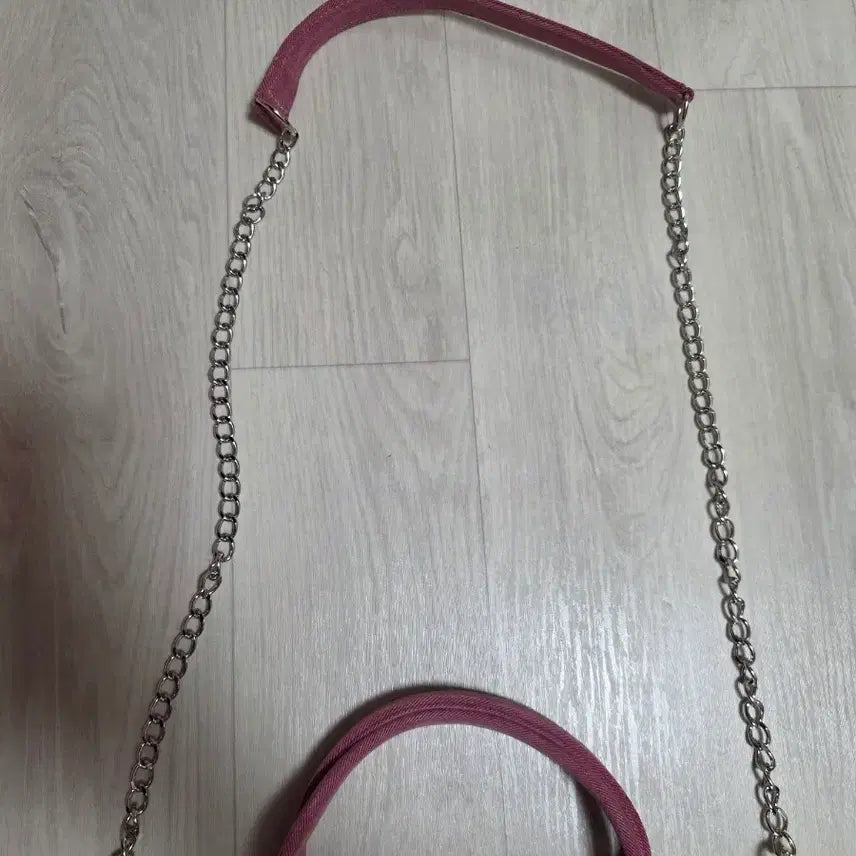 [BUNJANG] Keliz Guess Upcycled Bag / 업사이클링가방 켈리즈 게스 츄잉백 롱샴st