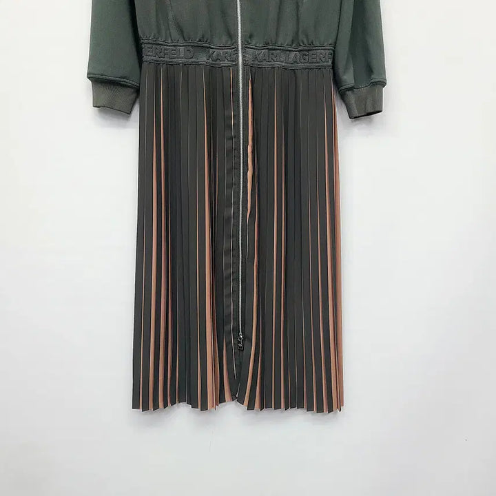 [BUNJANG] Karl Lagerfeld Pleated Long Dress / 칼라거펠트 집업 플리츠 롱 원피스 (카키/85-55사이즈)