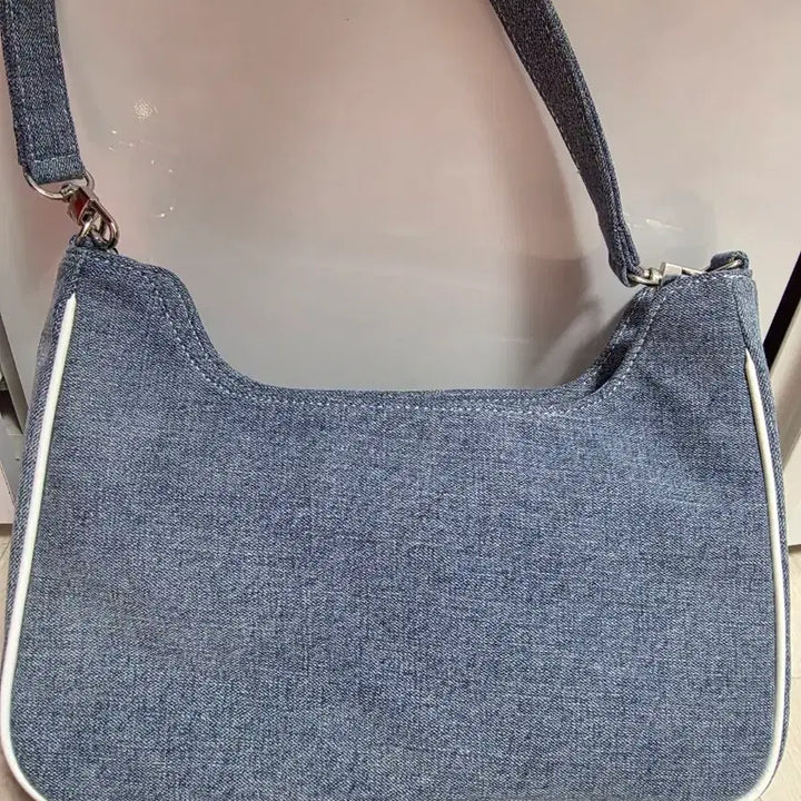 [BUNJANG] Guess Upcycled Denim Marilyn Monroe Shoulder Bag / 업사이클링 켈리즈 게스 데님 마릴린먼로 숄더백 가방