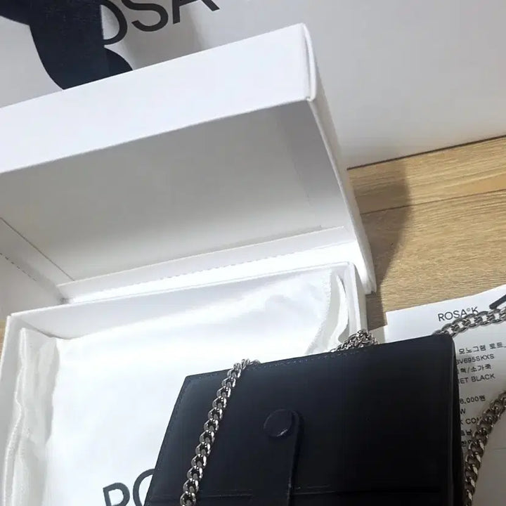 [BUNJANG] Rosa.K Monogram Chain Cross Card Wallet XS Secret Black / 로사케이 모노그램 체인 크로스 카드지갑 sk 새상품(쇼핑백, 박스 등)