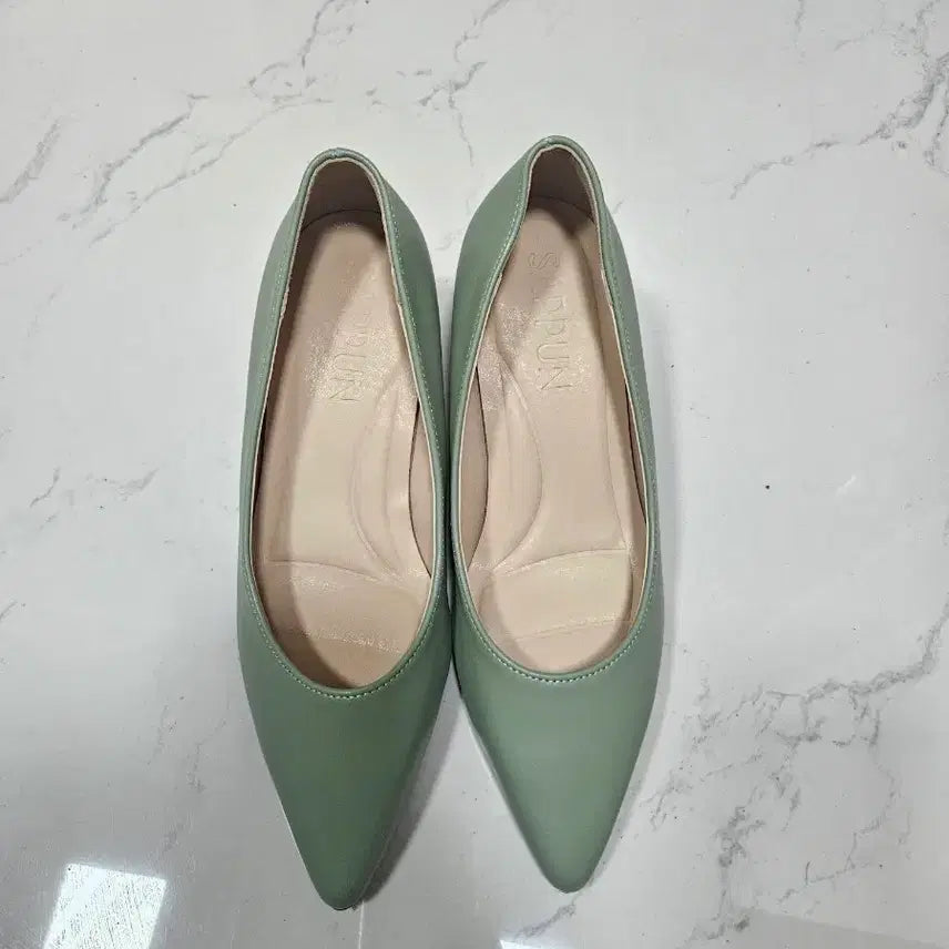 [BUNJANG] Basic Middle Heel Shoes (220 Size) / 베이직미들힐(220사이즈)
