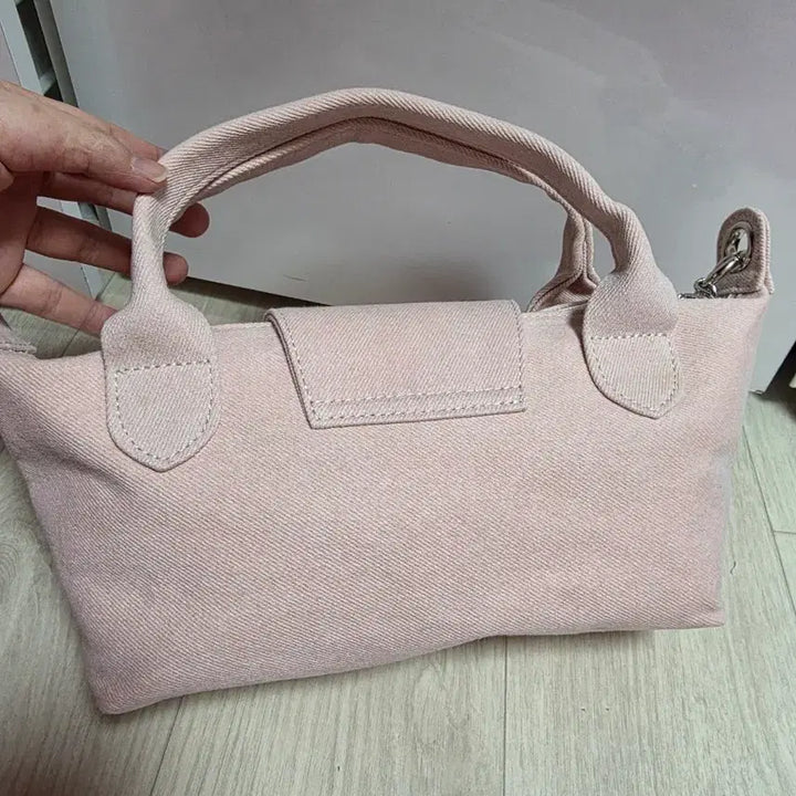 [BUNJANG] Guess Upcycled Pink Denim Chewing Bag Crossbody / 업사이클링 가방 핑크 데님 게스 츄잉백